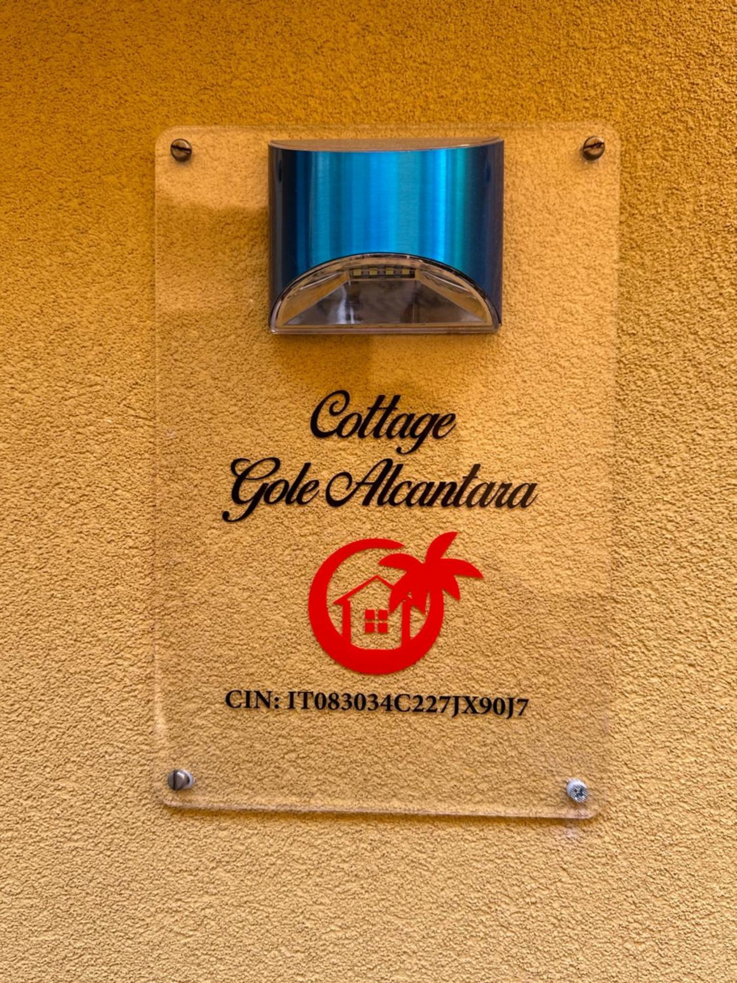 Cottage Gole Alcantara Pafumi Graniti Exterior photo