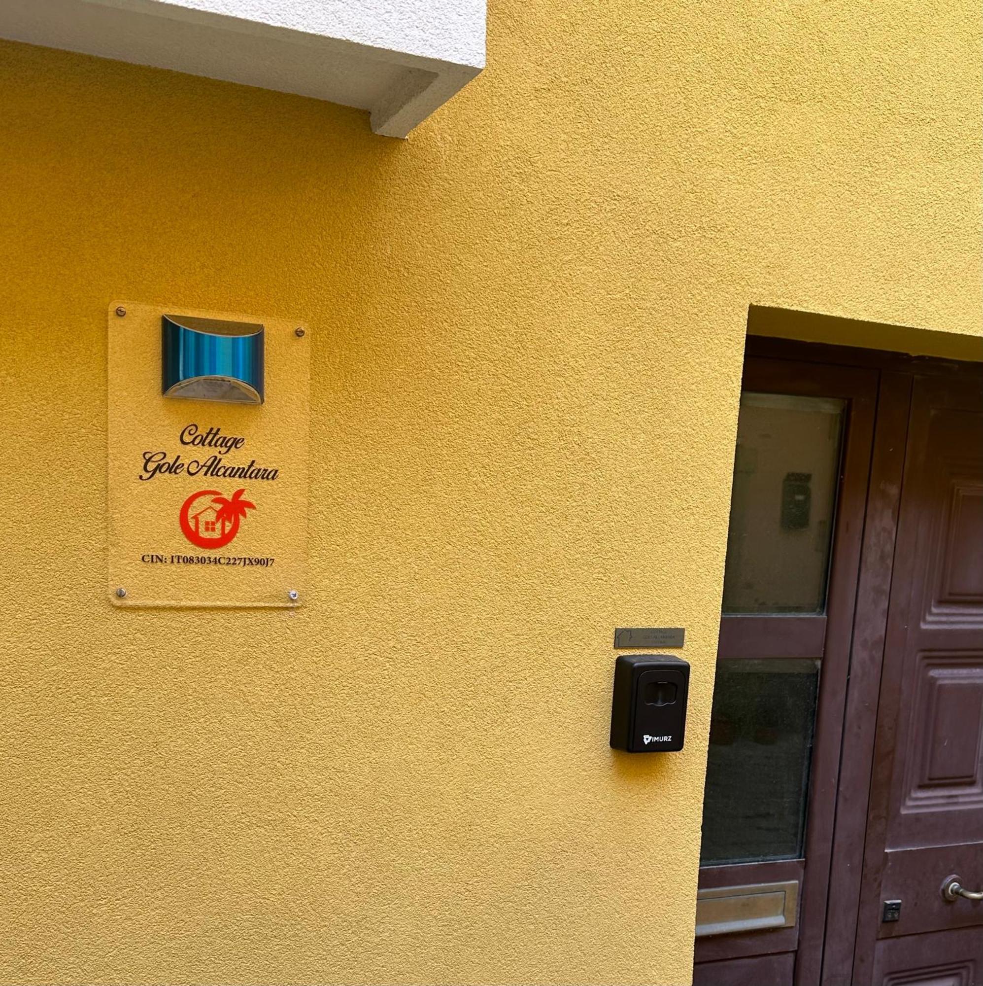 Cottage Gole Alcantara Pafumi Graniti Exterior photo